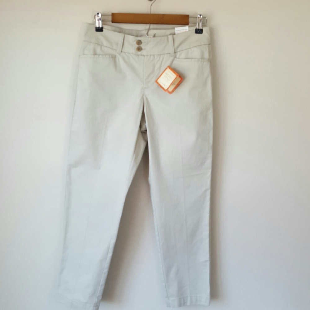 NWT DOCKERS Metro Ankle Khaki Pants-Size 4